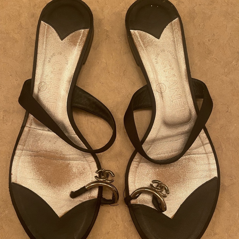 BEAUTIFUL Chanel Sandal